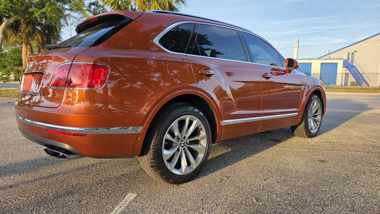 2018 Bentley Bentayga - Image 28 of 31