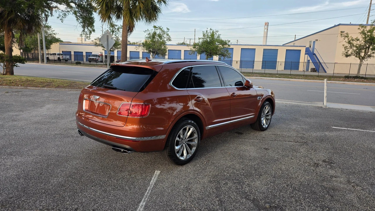 2018 Bentley Bentayga - Image 27 of 31