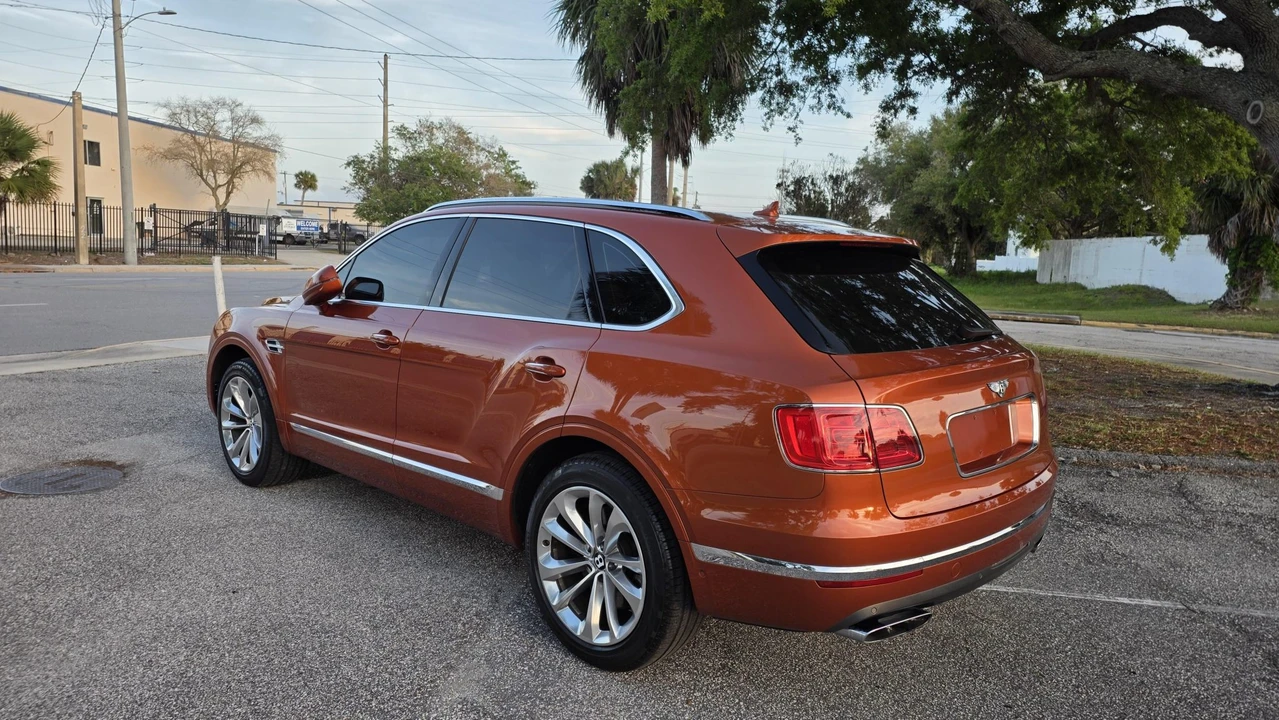 2018 Bentley Bentayga - Image 21 of 31