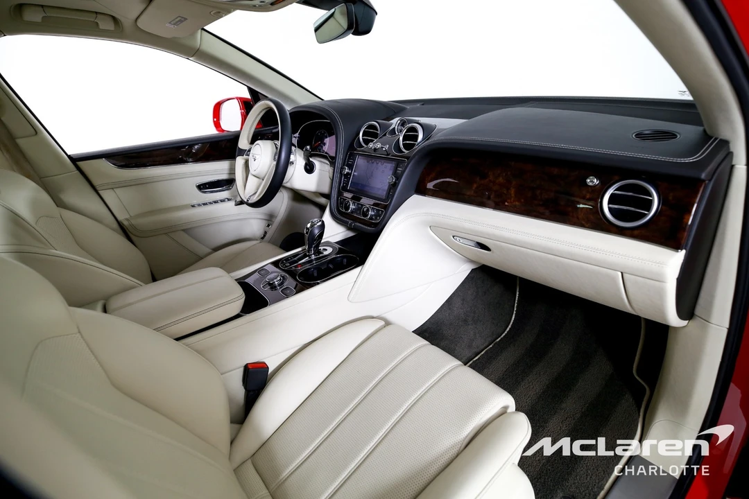 2018 Bentley Bentayga - Image 29 of 31