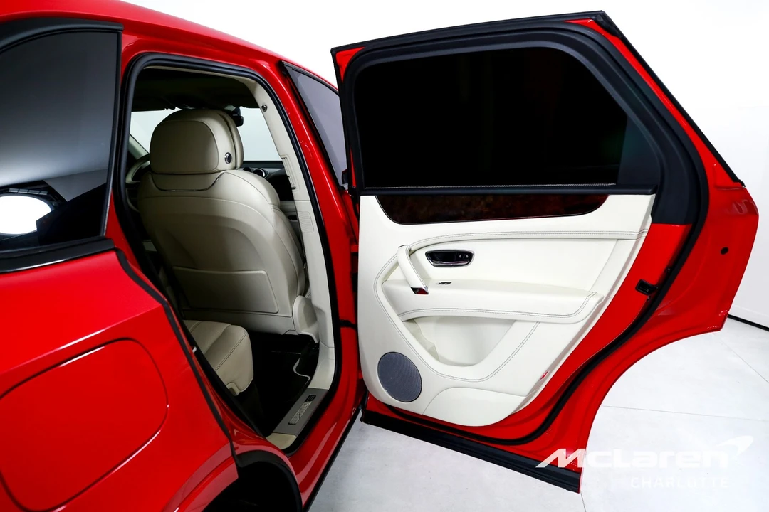 2018 Bentley Bentayga - Image 24 of 31