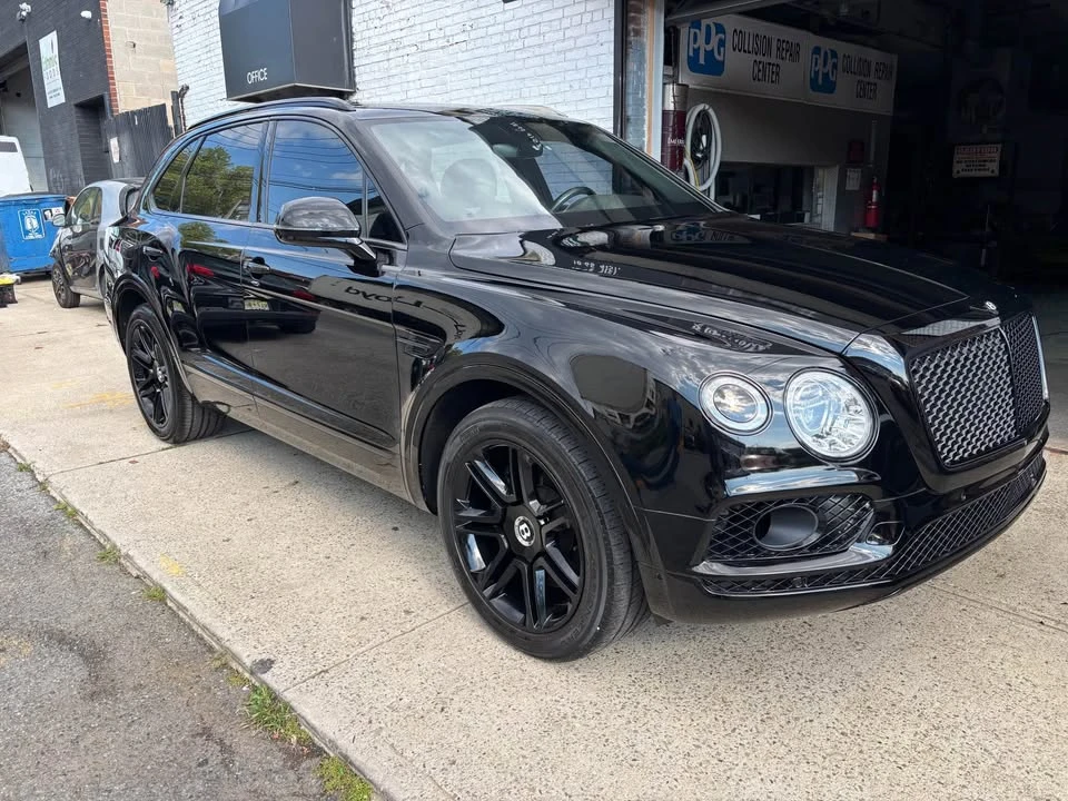 2018 Bentley Bentayga - Image 2 of 11