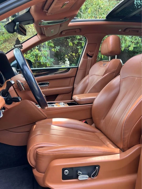 2018 Bentley Bentayga - Image 13 of 19