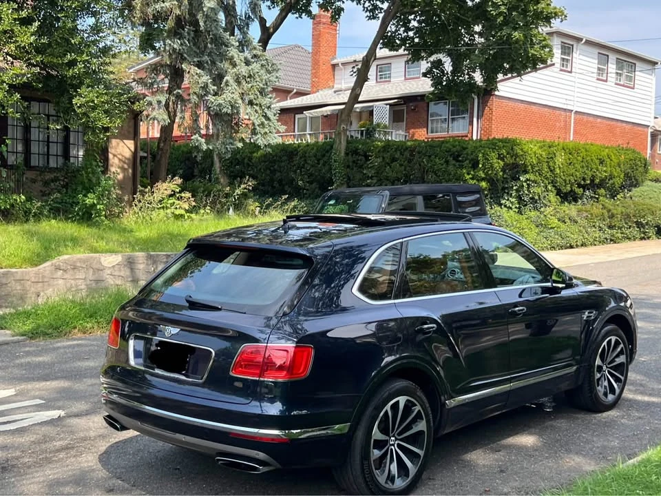 2018 Bentley Bentayga - Image 2 of 19