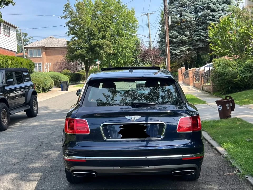 2018 Bentley Bentayga - Image 2 of 19