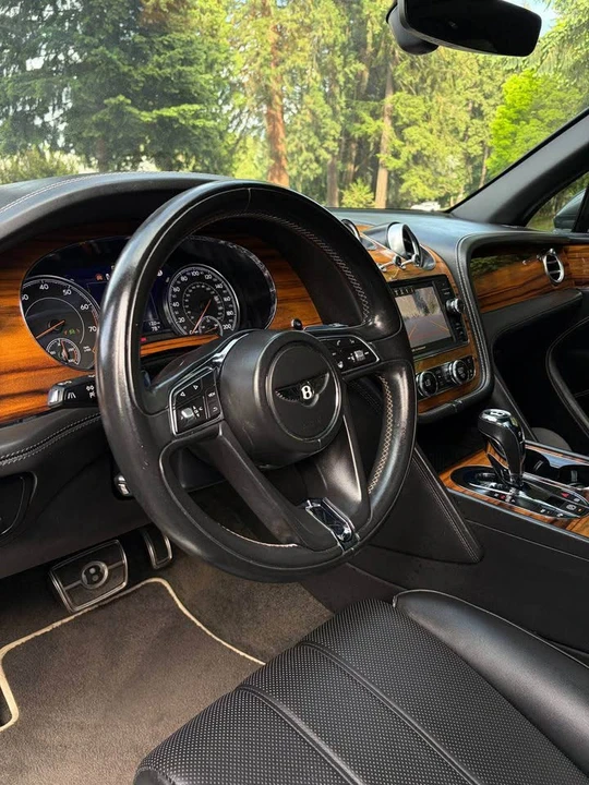 2018 Bentley Bentayga - Image 19 of 20