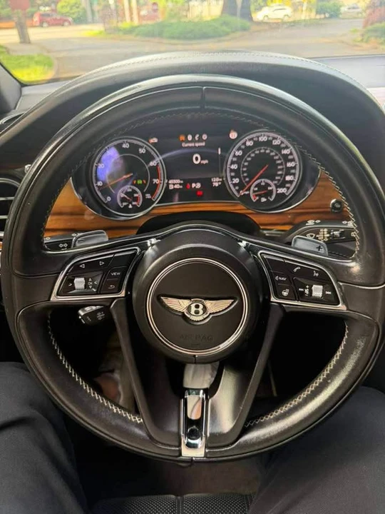 2018 Bentley Bentayga - Image 16 of 20