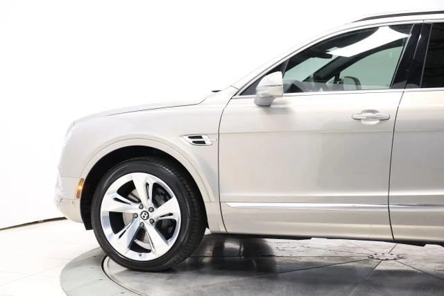 2018 Bentley Bentayga - Image 8 of 31