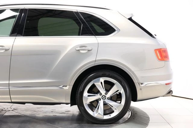 2018 Bentley Bentayga - Image 10 of 31