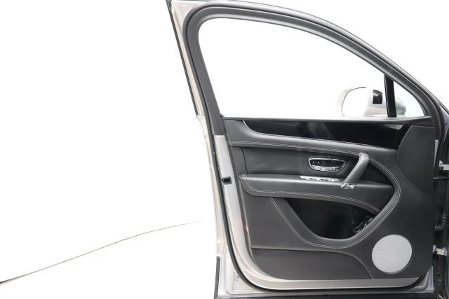 2018 Bentley Bentayga - Image 11 of 31