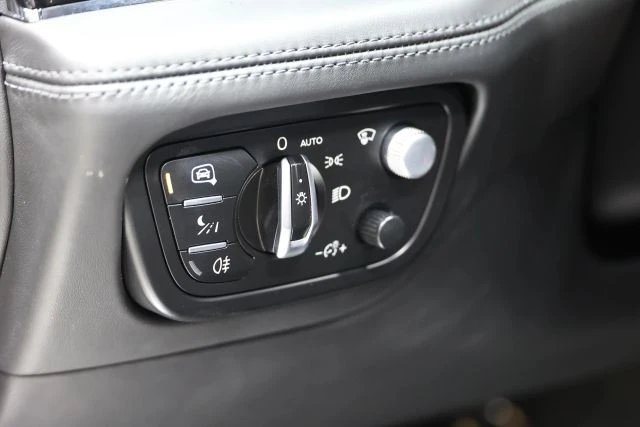 2018 Bentley Bentayga - Image 26 of 31