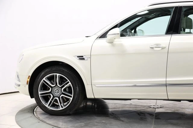 2018 Bentley Bentayga - Image 8 of 31