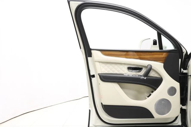 2018 Bentley Bentayga - Image 11 of 31