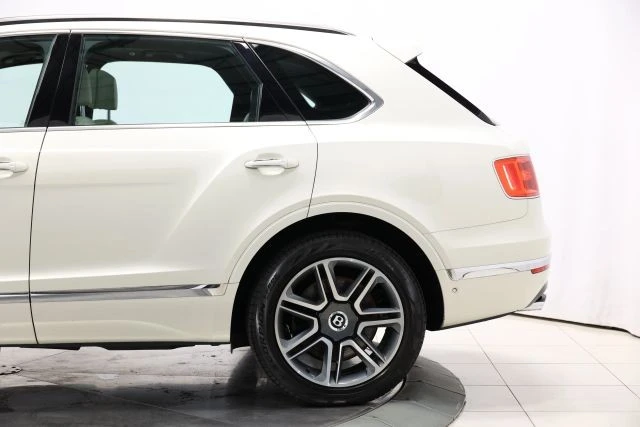 2018 Bentley Bentayga - Image 10 of 31