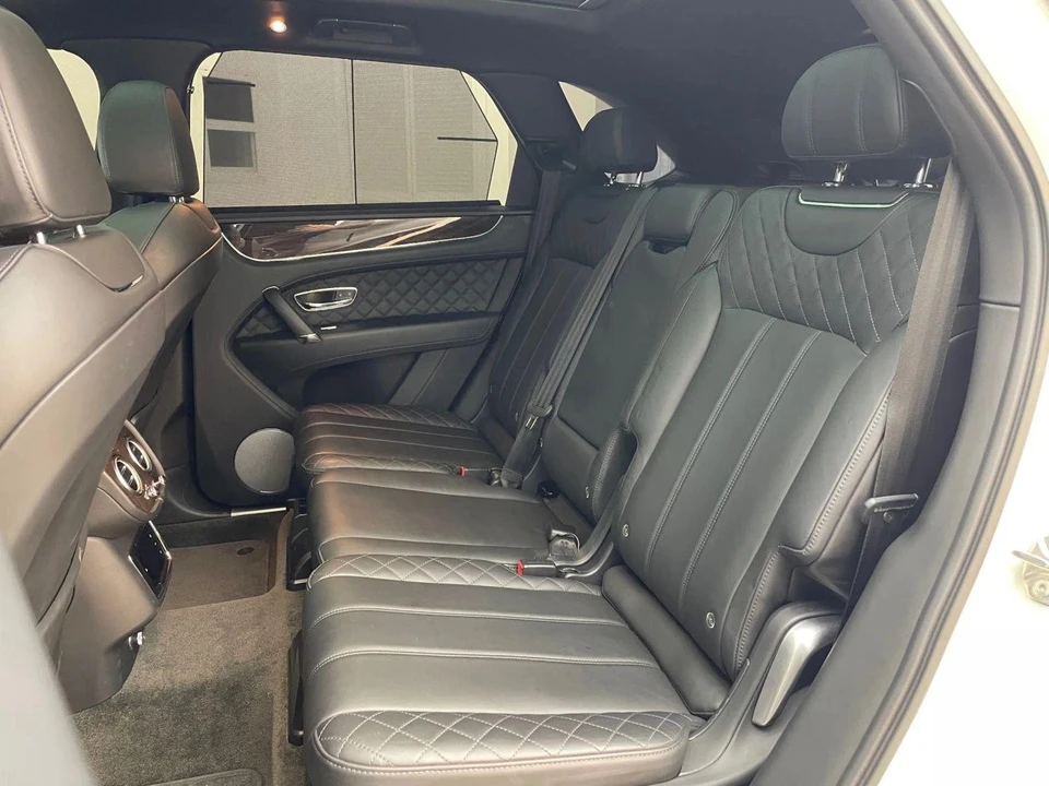 2018 Bentley Bentayga - Image 16 of 21