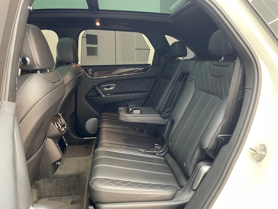 2018 Bentley Bentayga - Image 15 of 21