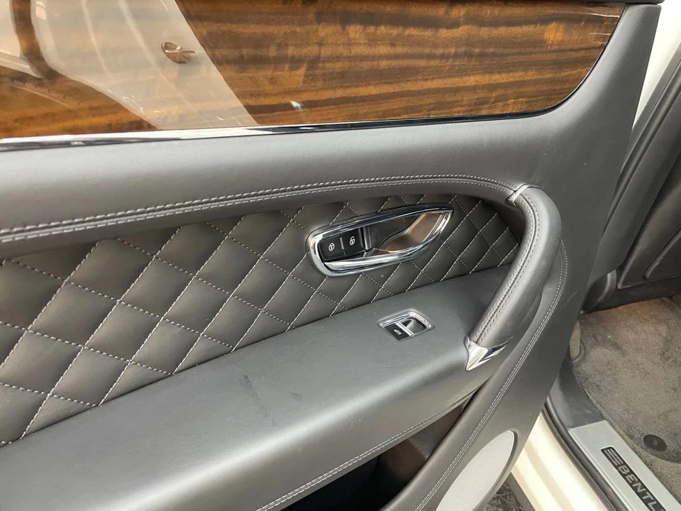 2018 Bentley Bentayga - Image 17 of 21