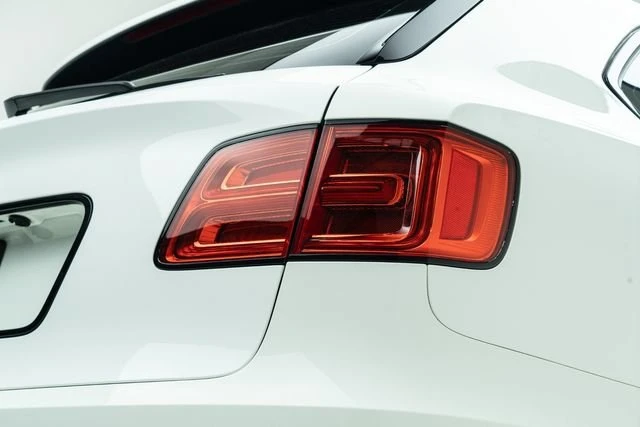 2018 Bentley Bentayga - Image 11 of 20