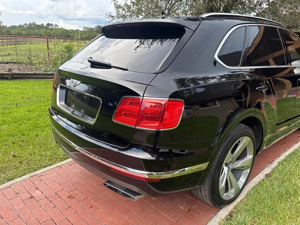 2018 Bentley Bentayga - Image 9 of 31
