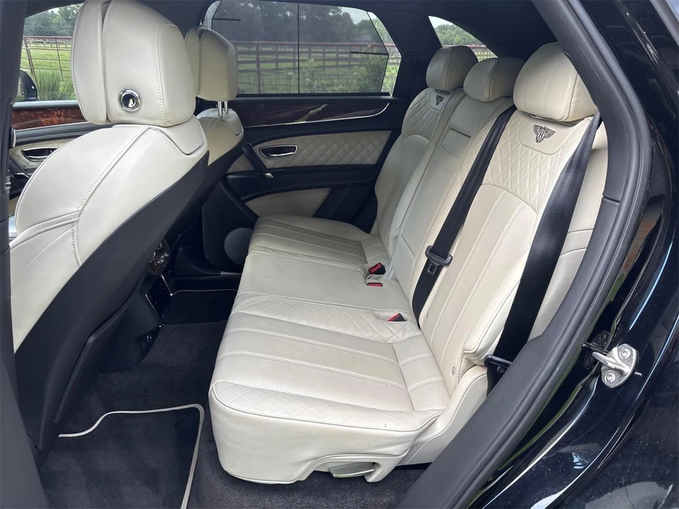 2018 Bentley Bentayga - Image 29 of 31