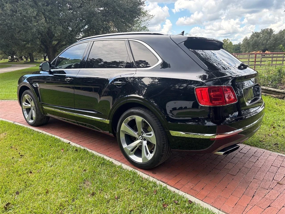 2018 Bentley Bentayga - Image 4 of 31