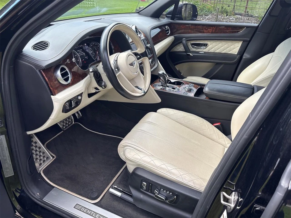 2018 Bentley Bentayga - Image 18 of 31