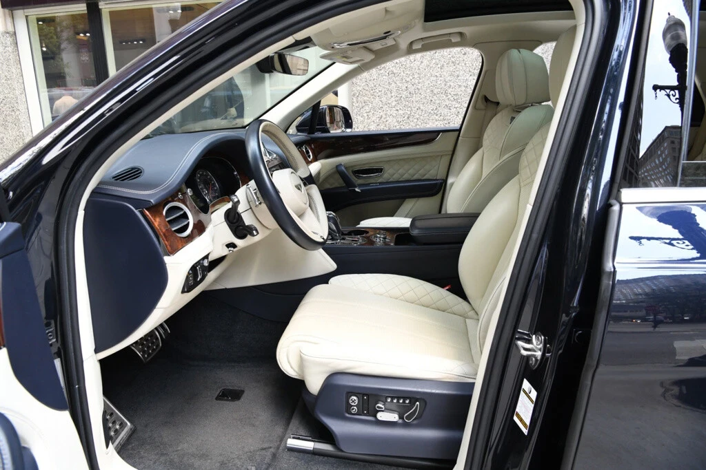2018 Bentley Bentayga - Image 8 of 12