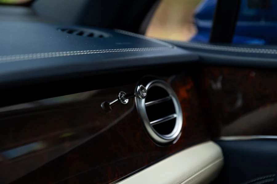 2018 Bentley Bentayga - Image 18 of 31