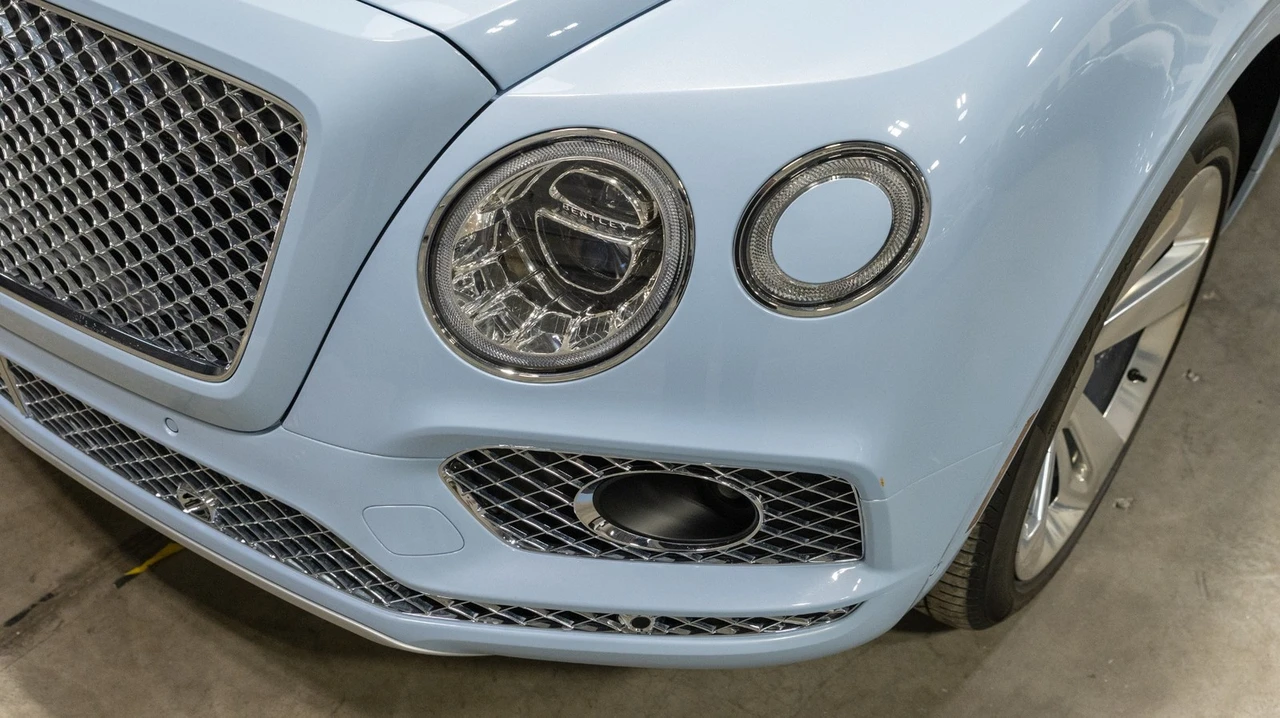 2018 Bentley Bentayga - Image 18 of 21