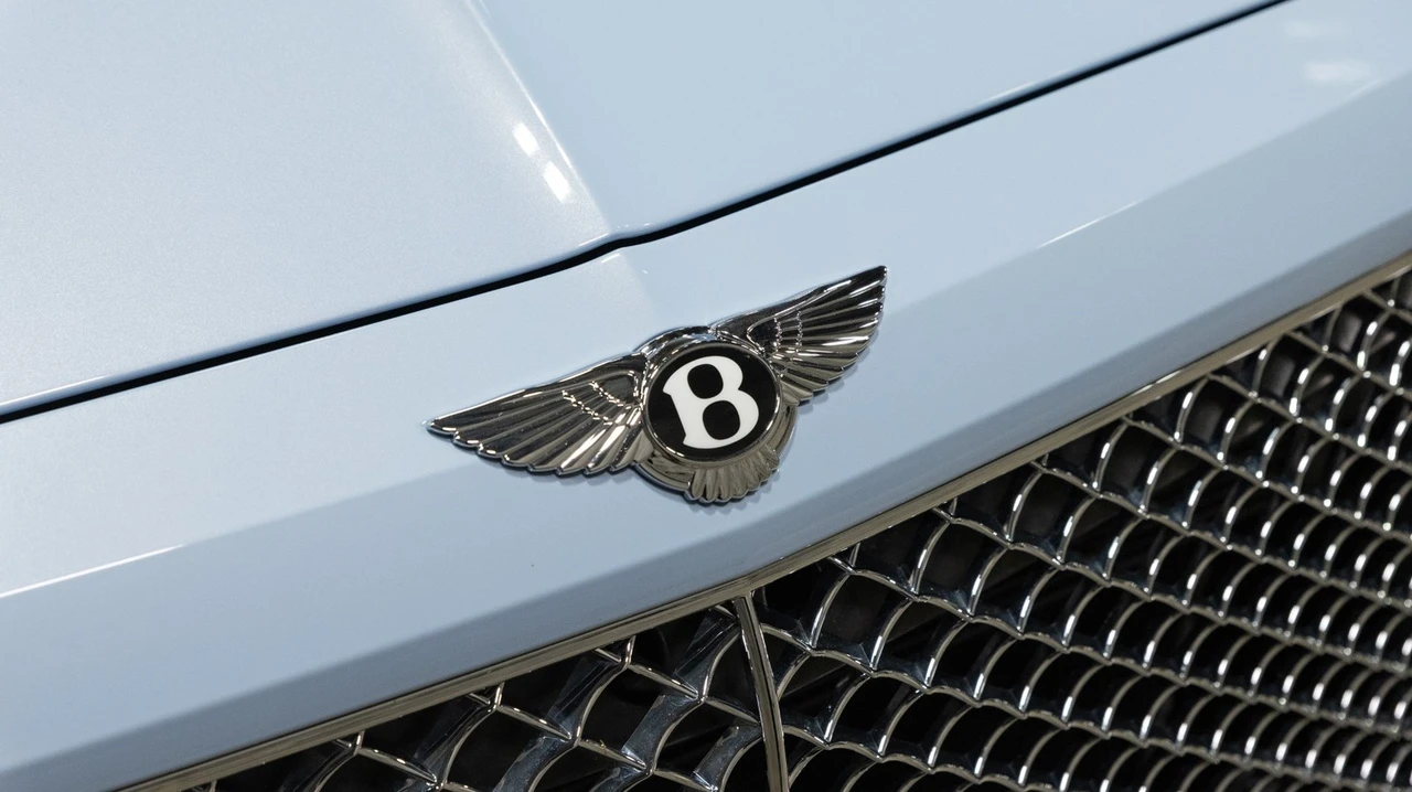 2018 Bentley Bentayga - Image 9 of 21
