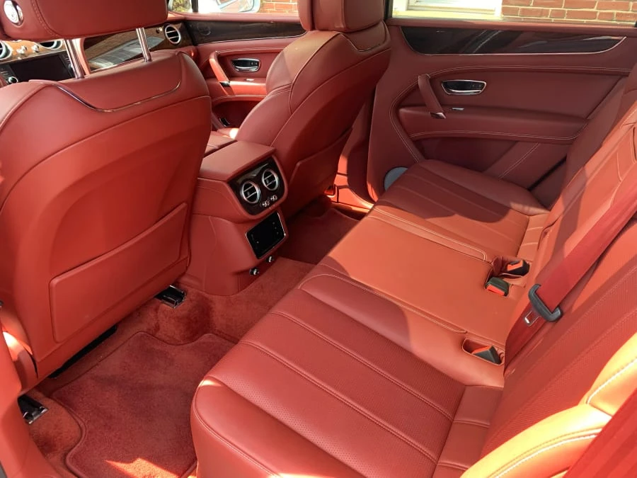 2018 Bentley Bentayga - Image 5 of 9