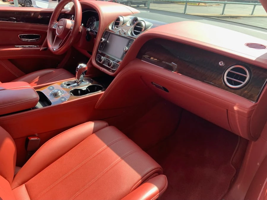 2018 Bentley Bentayga - Image 6 of 9