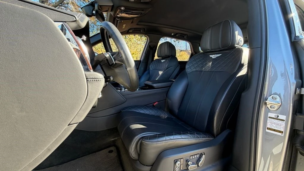 2018 Bentley Bentayga - Image 17 of 21