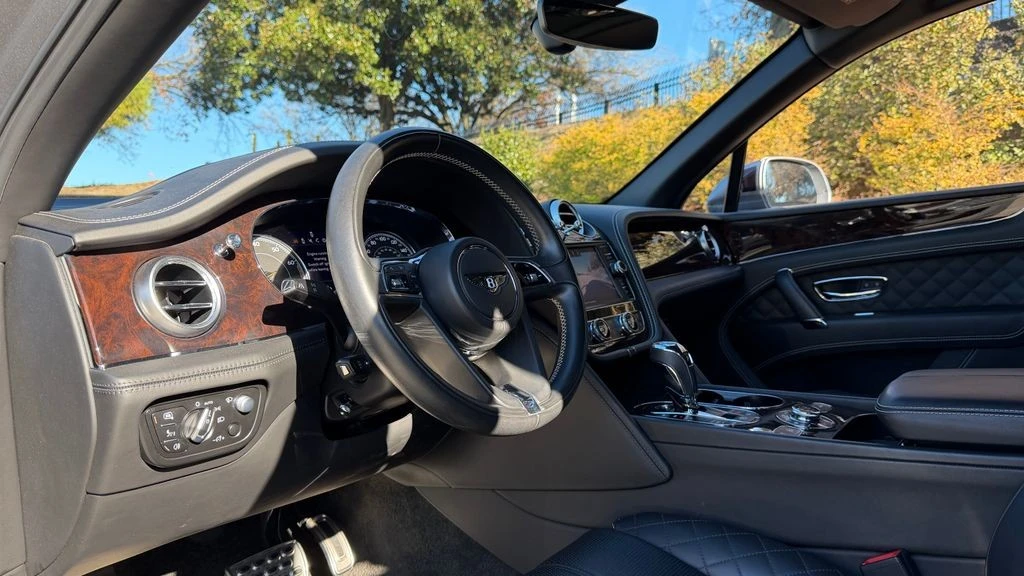 2018 Bentley Bentayga - Image 16 of 21