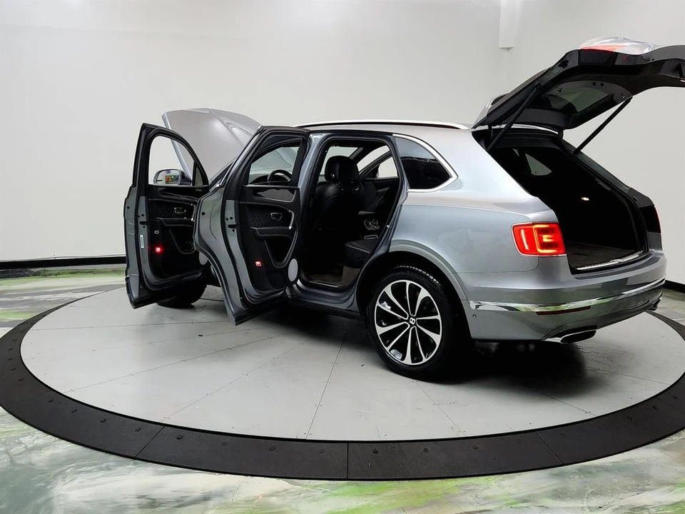2018 Bentley Bentayga - Image 12 of 12