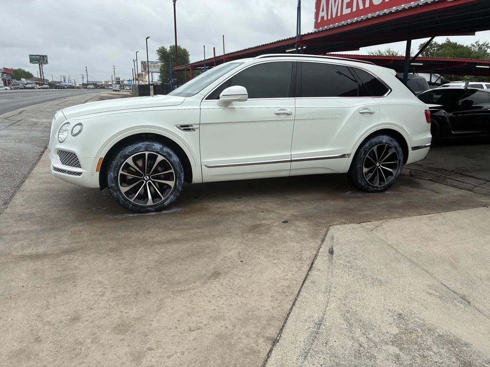 2018 Bentley Bentayga - Image 11 of 31