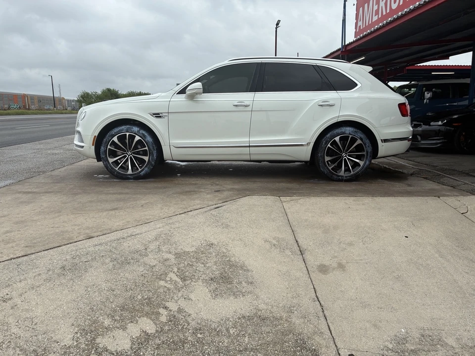2018 Bentley Bentayga - Image 13 of 31