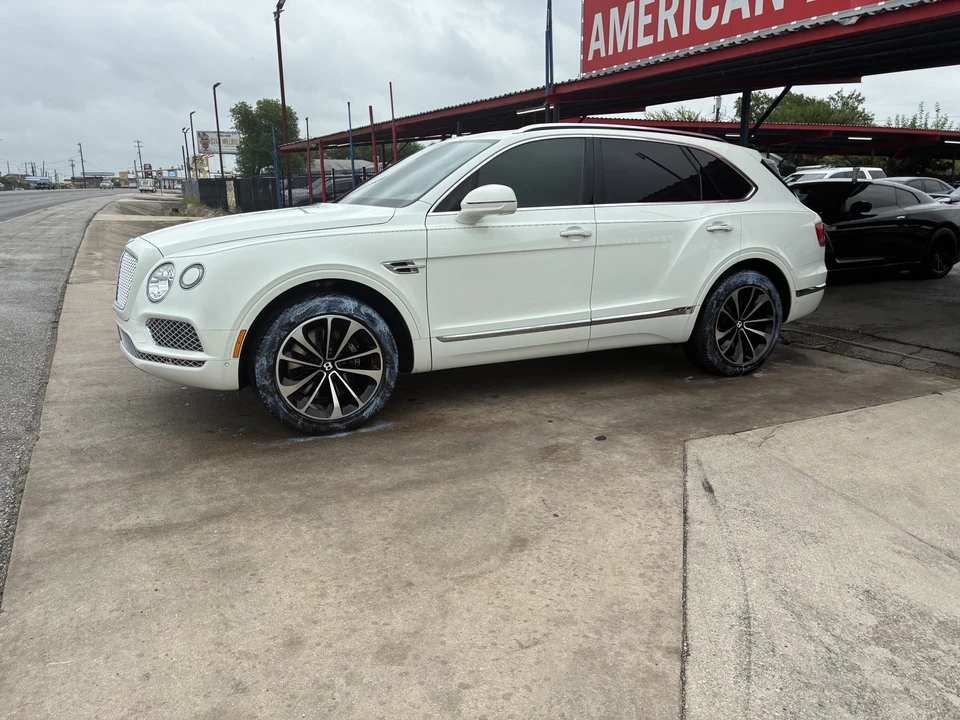 2018 Bentley Bentayga - Image 9 of 31