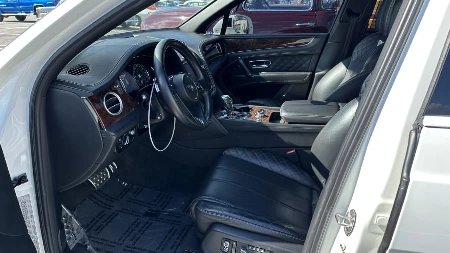 2018 Bentley Bentayga - Image 3 of 4