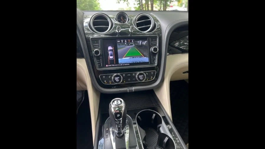 2018 Bentley Bentayga - Image 11 of 16