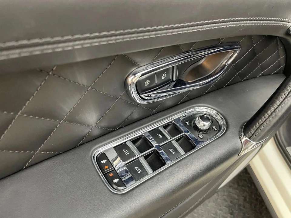 2018 Bentley Bentayga - Image 11 of 31