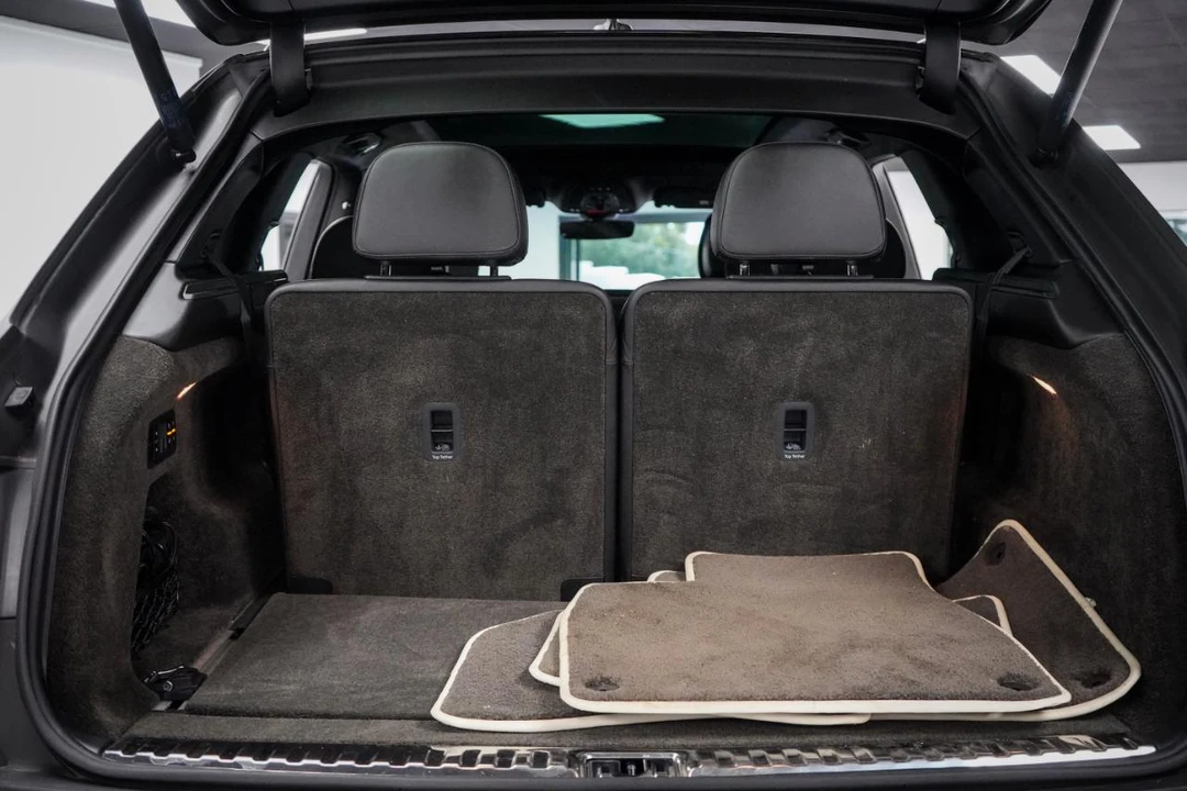 2018 Bentley Bentayga - Image 9 of 31