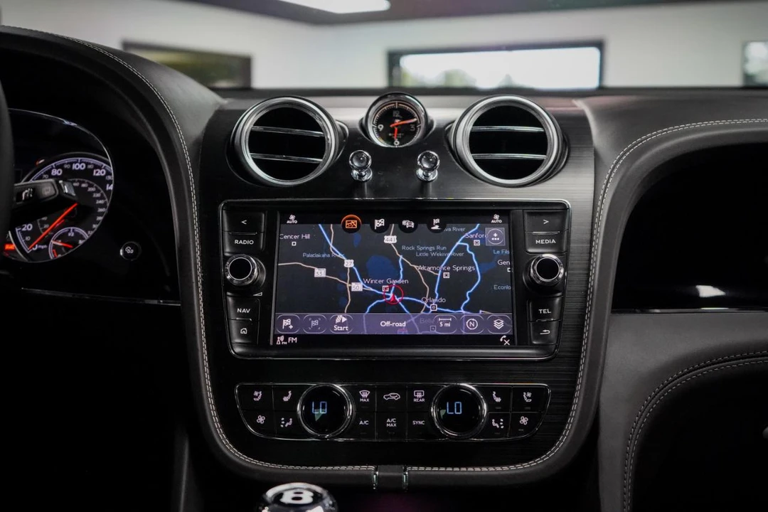 2018 Bentley Bentayga - Image 15 of 31
