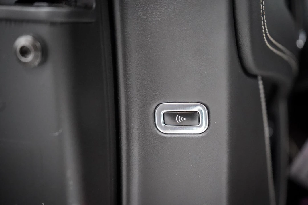 2018 Bentley Bentayga - Image 21 of 31