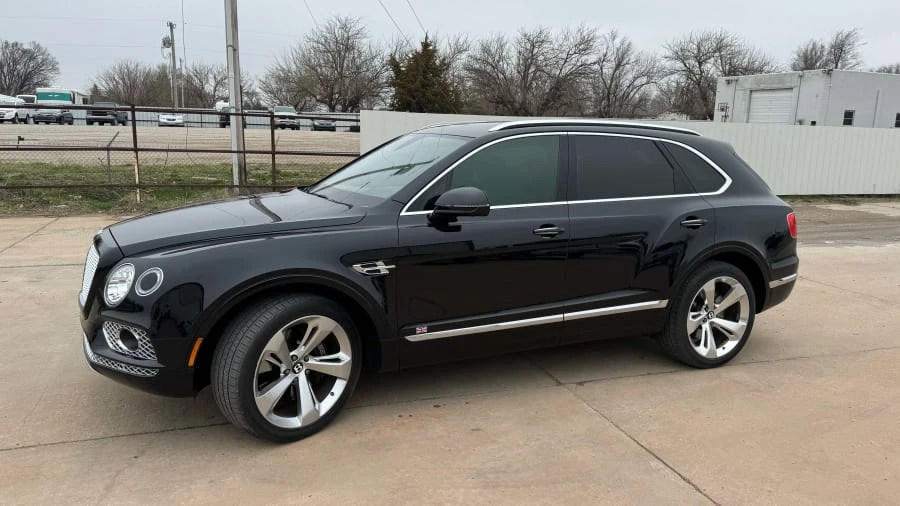2018 Bentley Bentayga - Image 2 of 9