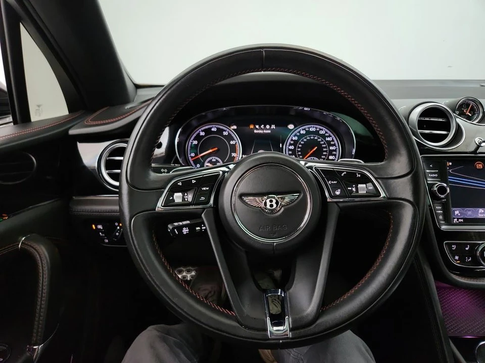 2018 Bentley Bentayga - Image 18 of 31