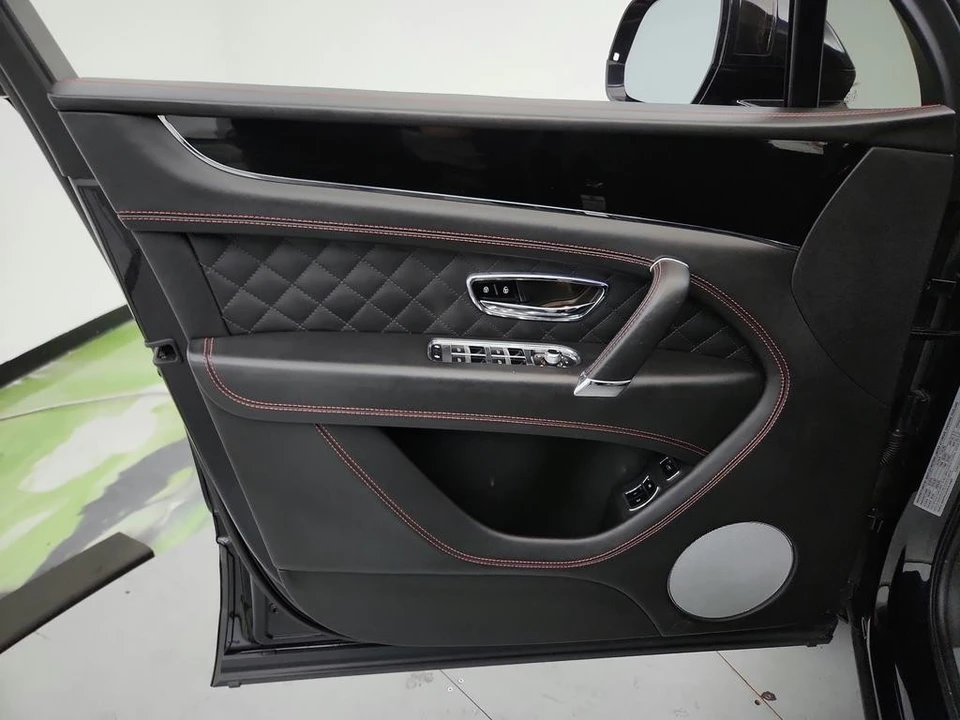 2018 Bentley Bentayga - Image 24 of 31