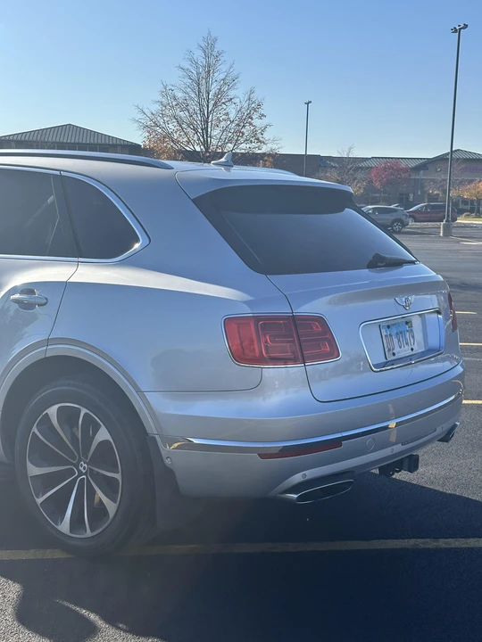 2018 Bentley Bentayga - Image 14 of 31