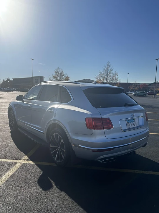 2018 Bentley Bentayga - Image 7 of 31