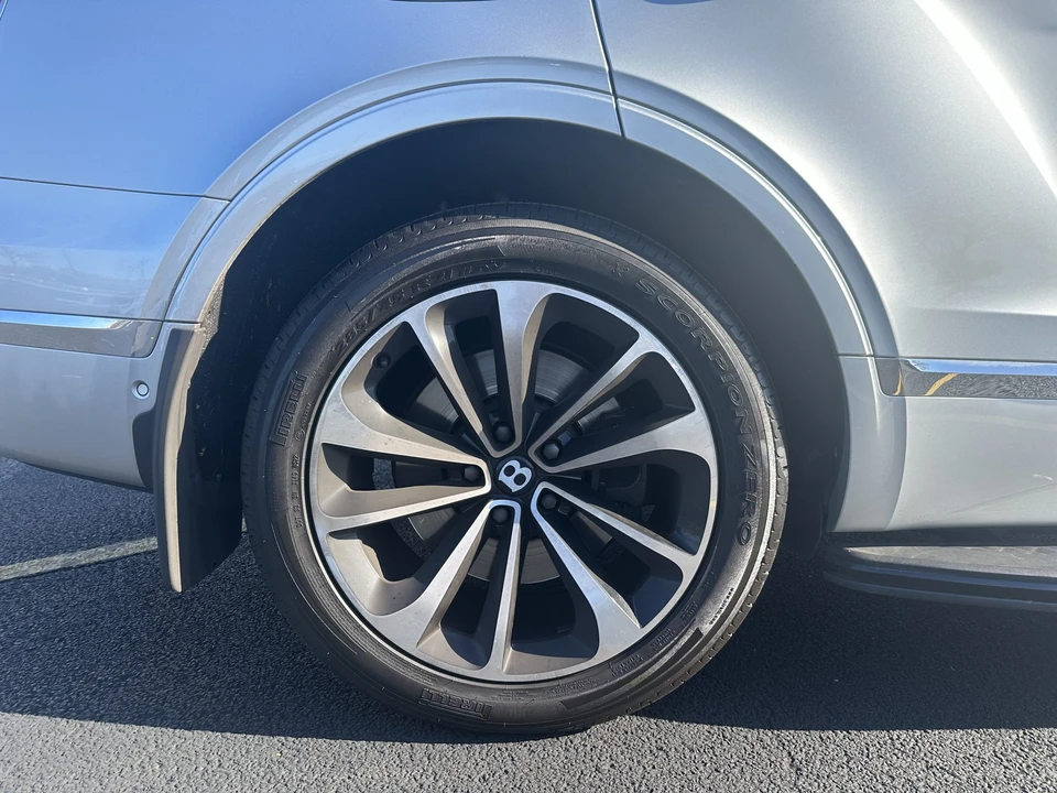2018 Bentley Bentayga - Image 22 of 31